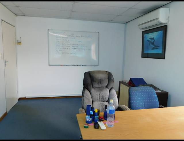 240M² OFFICE FOR SALE IN WELTEVREDEN PARK